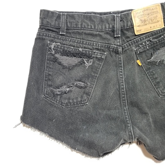 Vtg Levi's 560 Orange Tab Distressed Jean Shorts - Picture 8 of 8